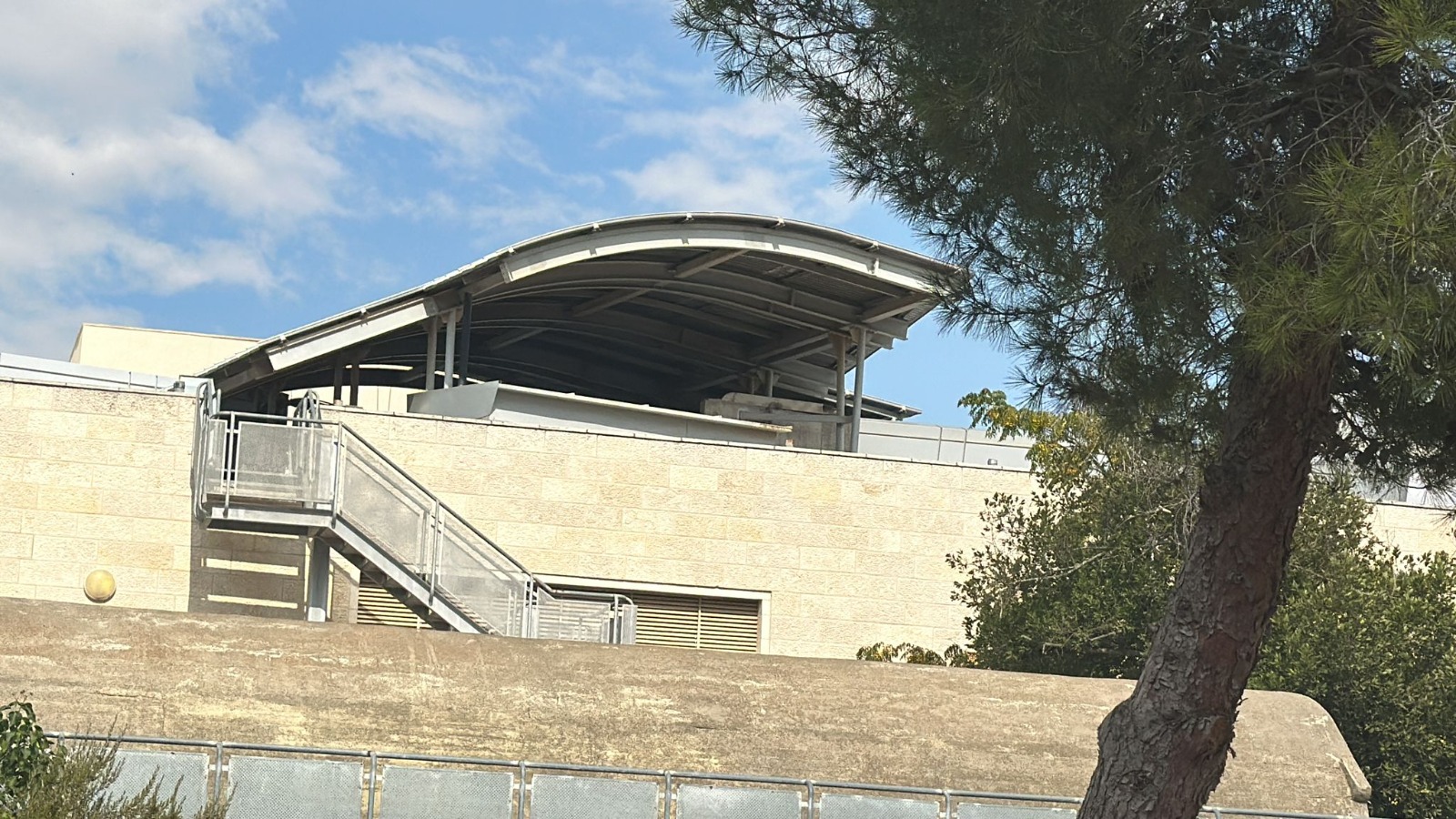 אלכס עבודות מתכת בע"מ מתמחה בביצוע פרויקטים מתקדמים וגדולים